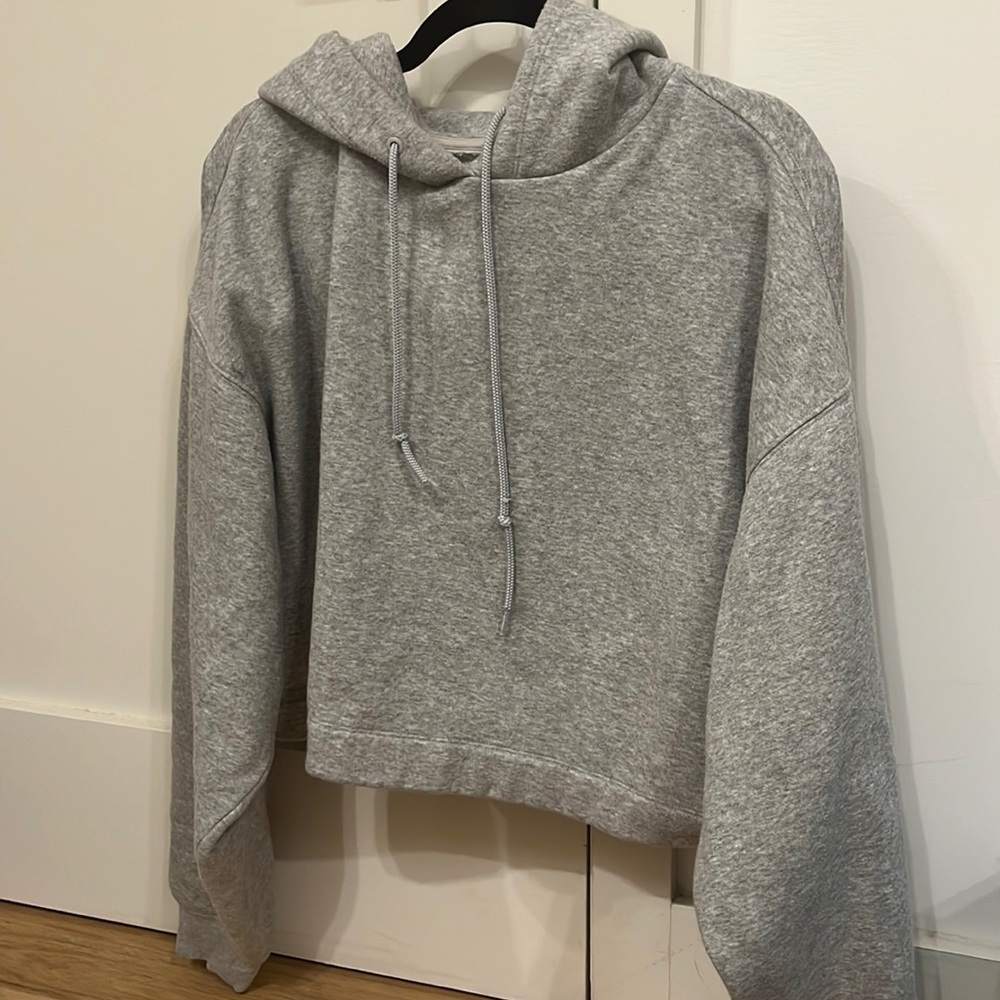 Alo yoga sweatshirt